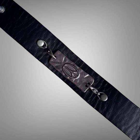 🌼Black Leather Unisex Peace Symbol Bracelet - Picture 6 of 8